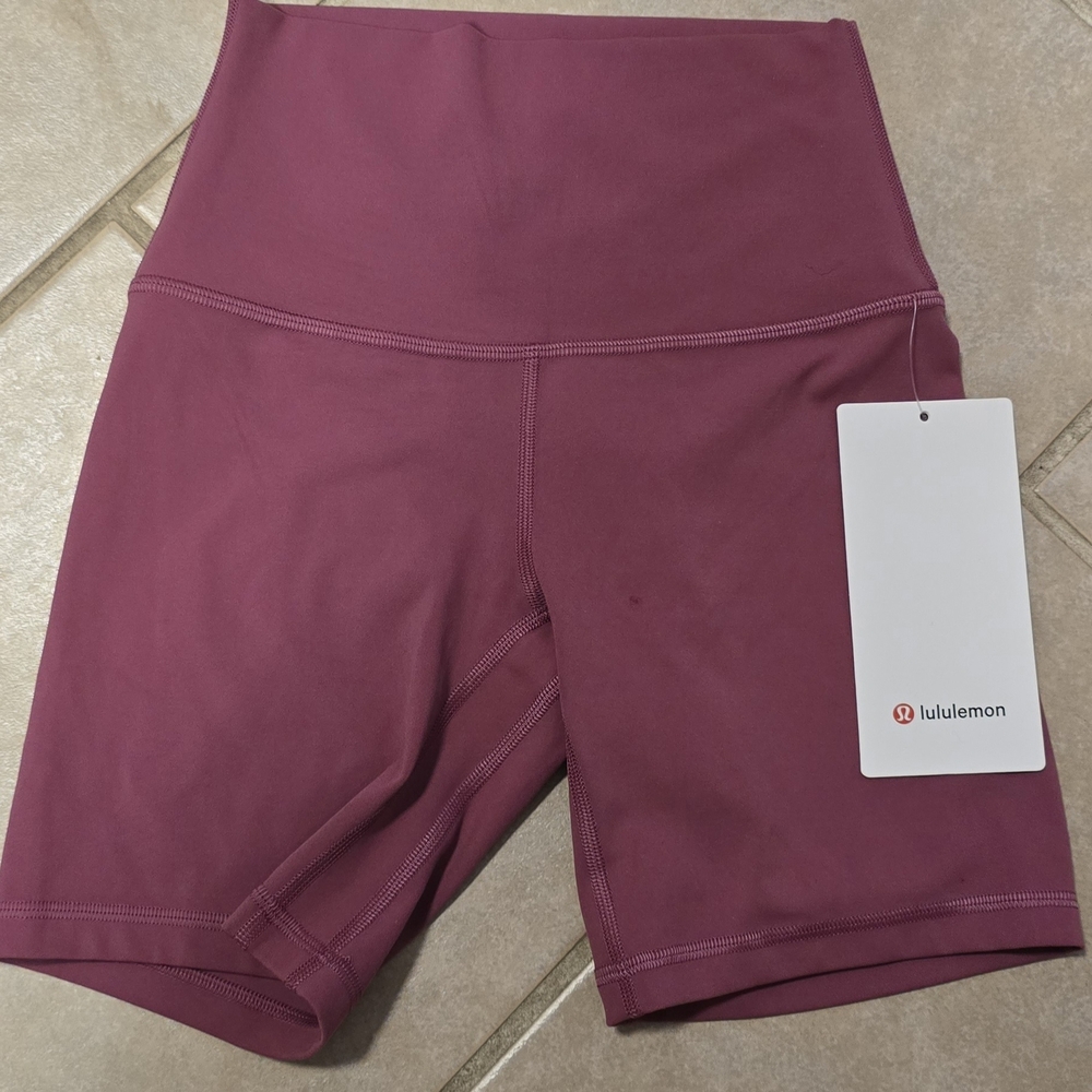 lululemon athletica Women's Bike Shorts - Burgundy